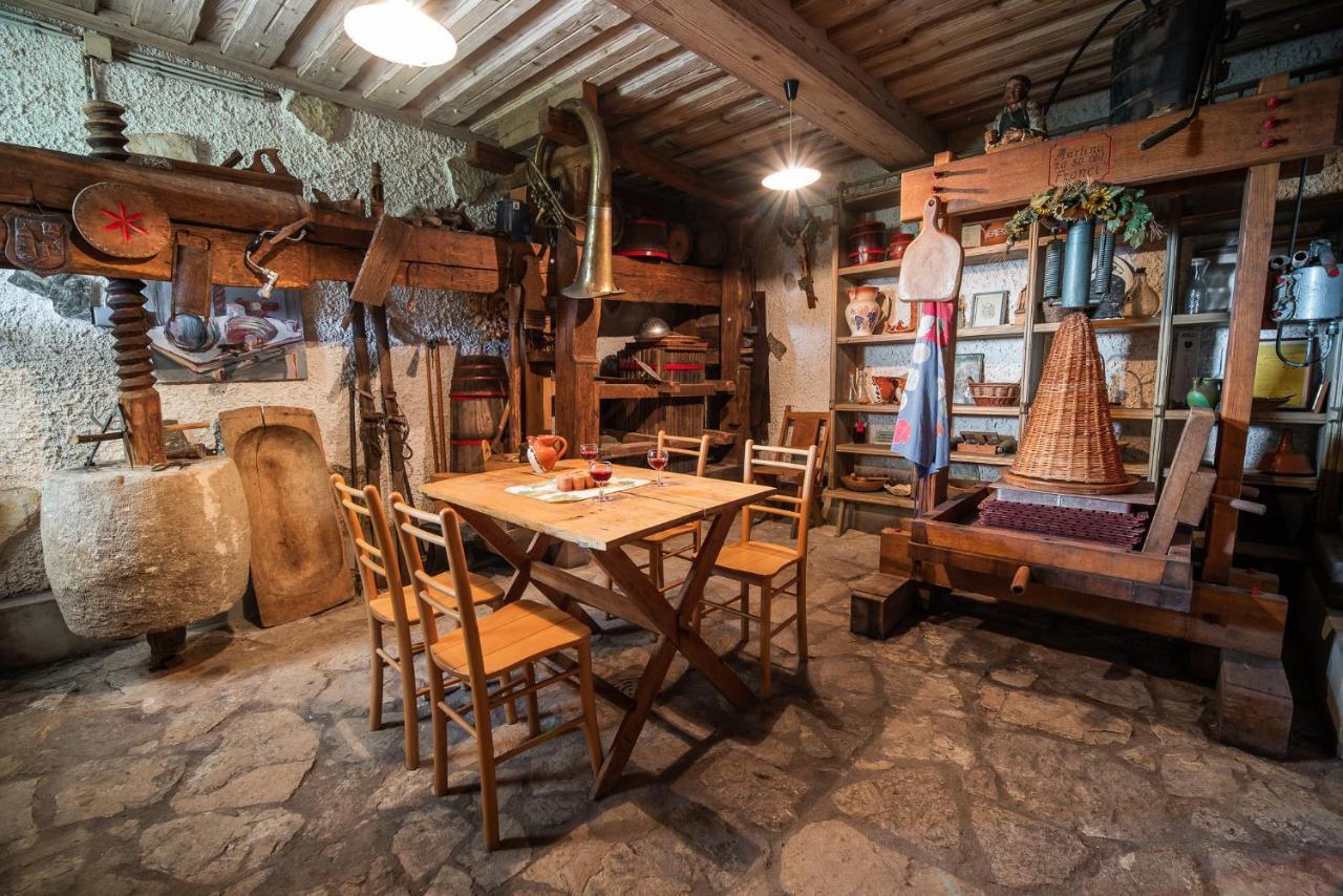 Authentic Countryside Villa With Hot Tub Veliki Kamen Exterior foto