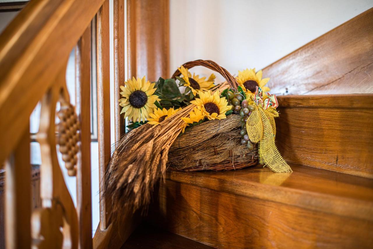 Authentic Countryside Villa With Hot Tub Veliki Kamen Zimmer foto