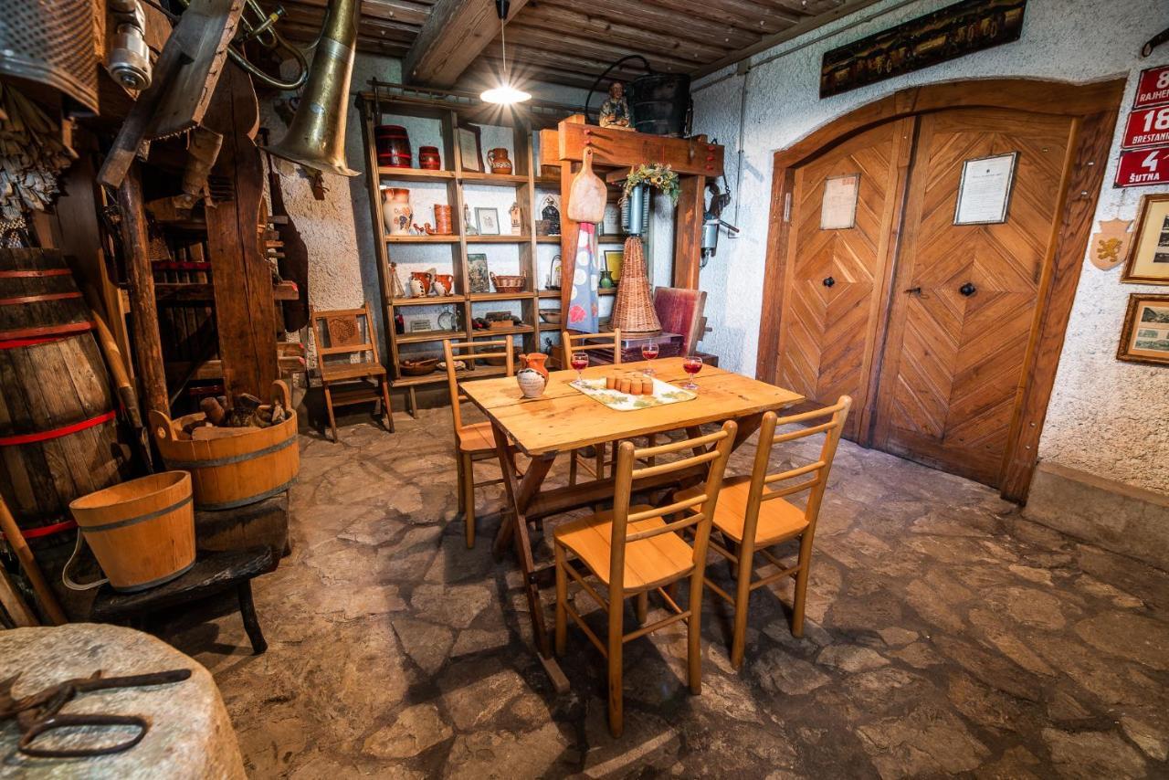 Authentic Countryside Villa With Hot Tub Veliki Kamen Zimmer foto